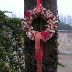 Nyírfa ág koszorú szívvel díszítve. -  - Meska.hu