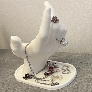 Egyedi 3D nyomtatott kéz ékszertartó - Meska.hu