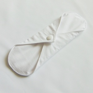 20 cm-es mosható betét - vékony / fehér  - szépségápolás - intim higiénia - intimbetét - Meska.hu