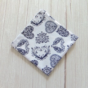 Textil szalvéta:  fehér - sötétkék barokkos szív mintás  , Táska & Tok, Uzsonna- & Ebéd tartó, Szendvics csomagoló, Varrás, MESKA