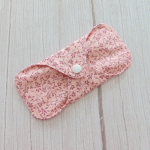 16 cm-es MINI betét- rózsaszín- bordó inda mintás - szépségápolás - intim higiénia - intimbetét - Meska.hu