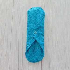 24 cm-es mosható női betét / türkizkék indák, virágok - szépségápolás - intim higiénia - intimbetét - Meska.hu