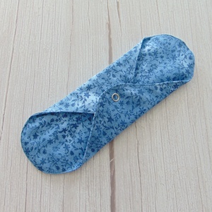 24 cm-es mosható női betét / farmerkék indák, virágok - szépségápolás - intim higiénia - intimbetét - Meska.hu
