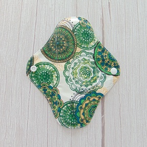 20 cm-es mosható betét  / zöld mandala mintás, Szépségápolás, Intim higiénia, Intimbetét, Varrás, MESKA