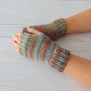 Vernonia 05 - kötött kézmelegítő. S-M méretű. / Puha, meleg és elegáns, rövid kötött kézmelegítő/ ujjatlan kesztyű - ruha & divat - sál, sapka, kendő - kesztyű - Meska.hu