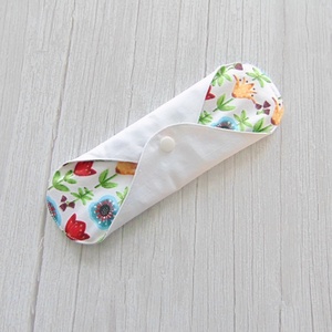 24 cm-es mosható betét / színes virág mintás  - szépségápolás - intim higiénia - intimbetét - Meska.hu