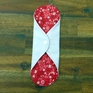 24 cm-es mosható női betét- vékony  / piros-  kisvirág mintás - szépségápolás - intim higiénia - intimbetét - Meska.hu