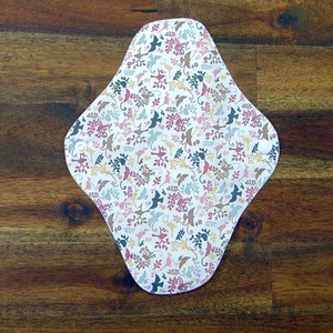 24 cm-es mosható betét- vékony / apró madár mintás , Szépségápolás, Intim higiénia, Intimbetét, Varrás, MESKA