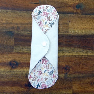 24 cm-es mosható betét- vékony / apró madár mintás  - szépségápolás - intim higiénia - intimbetét - Meska.hu