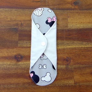 24 cm-es mosható női betét- vékony  / szürke minnie mintás - szépségápolás - intim higiénia - intimbetét - Meska.hu
