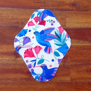 24 cm-es mosható betét- vékony / kék- rózsaszín kolibri , Szépségápolás, Intim higiénia, Intimbetét, Varrás, MESKA