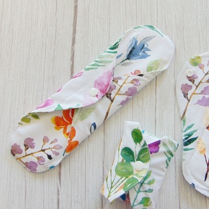 29 cm-es mosható betét / réti virág mintás  - szépségápolás - intim higiénia - intimbetét - Meska.hu