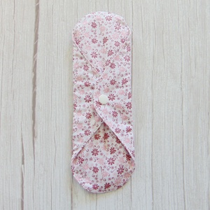 23 cm-es mosható női betét- rózsaszín virág mintás /intimbetét, mosható textil betét, környezetbarát termék - szépségápolás - intim higiénia - intimbetét - Meska.hu