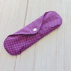 23 cm-es mosható női betét- lila- fehér pöttyös /intimbetét, mosható textil betét, környezetbarát termék - szépségápolás - intim higiénia - intimbetét - Meska.hu