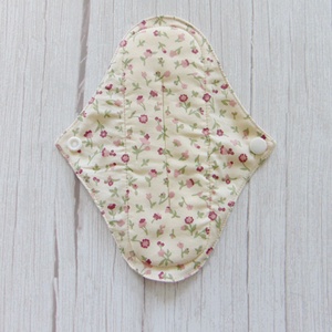 19,5 cm-es mosható betét / halvány rózsaszín kisvirágok, Szépségápolás, Intim higiénia, Intimbetét, Varrás, MESKA