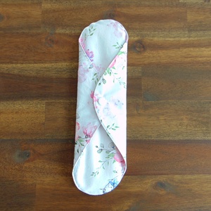 29 cm-es mosható női betét, cseresznye virág mintás / intimbetét, mosható textil betét, környezetbarát termék - szépségápolás - intim higiénia - intimbetét - Meska.hu