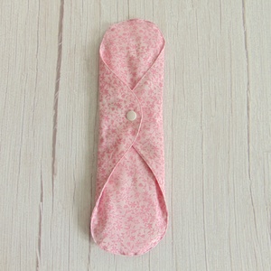 31 cm-es mosható betét / rózsaszín indák és virágok - szépségápolás - intim higiénia - intimbetét - Meska.hu