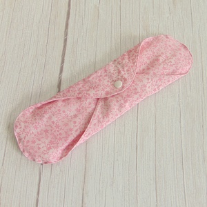 31 cm-es mosható betét / rózsaszín indák és virágok - szépségápolás - intim higiénia - intimbetét - Meska.hu
