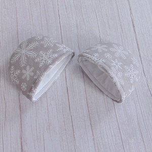 Edényfogó fül / szürke - fehér hópehely mintás - otthon & életmód - konyhafelszerelés, tálalás - konyhai textil - edényfogó & edényfedő - Meska.hu