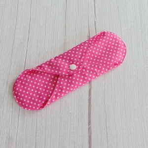 23 cm-es mosható női betét / rózsaszín - fehér pöttyös - szépségápolás - intim higiénia - intimbetét - Meska.hu