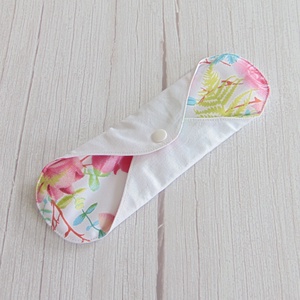 23 cm-es mosható női betét / rózsaszín - virág és kolibri - szépségápolás - intim higiénia - intimbetét - Meska.hu