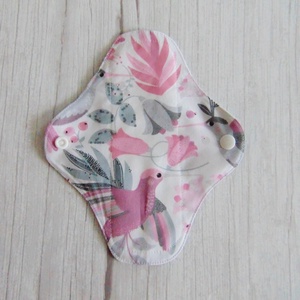 20 cm-es mosható betét vékony / szürke, rózsaszín kolibri mintás  , Szépségápolás, Intim higiénia, Intimbetét, Varrás, MESKA