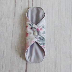 20 cm-es mosható betét vékony / szürke, rózsaszín kolibri mintás   - szépségápolás - intim higiénia - intimbetét - Meska.hu