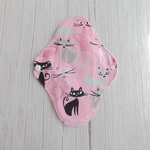 24 cm-es mosható női betét /  rózsaszín cica mintás / pamut, Szépségápolás, Intim higiénia, Intimbetét, Varrás, MESKA
