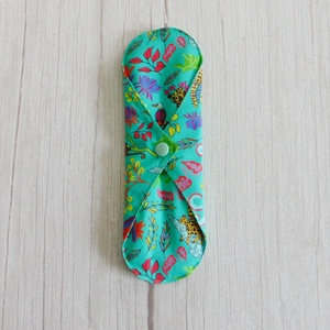 23 cm-es mosható normál betét / dzsungel mintás - menta - szépségápolás - intim higiénia - intimbetét - Meska.hu
