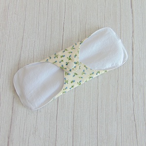 DANA mosható betét 20,5 cm  / apró kék rózsák - szépségápolás - intim higiénia - intimbetét - Meska.hu