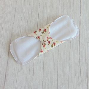 DANA mosható betét 20,5 cm  / apró rózsák - szépségápolás - intim higiénia - intimbetét - Meska.hu