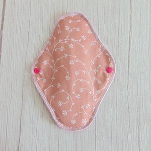 LARA mosható betét 23 cm / Pink frottír : rózsaszín - fehér indák, Szépségápolás, Intim higiénia, Intimbetét, Varrás, MESKA