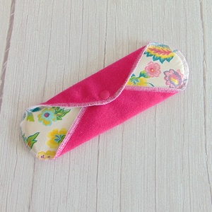 LARA mosható betét 23 cm / Pink frottír : ekrü - színes virágok - szépségápolás - intim higiénia - intimbetét - Meska.hu