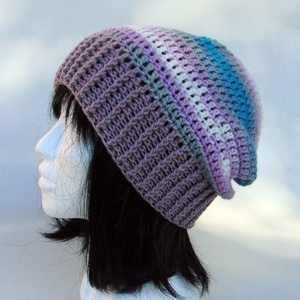 Lila-kék-szürke színű slouchy fazonú női sapka /  horgolt sapka  - Meska.hu