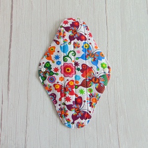 29 cm-es mosható női betét / színes lepkék és virágok, Szépségápolás, Intim higiénia, Intimbetét, Varrás, MESKA