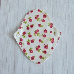 Mosható tanga tisztasági betét / ekrü - rózsák - szépségápolás - intim higiénia - tisztasági betét - Meska.hu