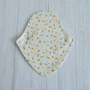 Mosható tanga tisztasági betét / sárga apró virágok - szépségápolás - intim higiénia - tisztasági betét - Meska.hu