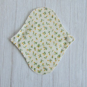 Sarah mosható tisztasági betét 17 cm / apró sárga rózsák, Szépségápolás, Intim higiénia, Tisztasági betét, Varrás, MESKA