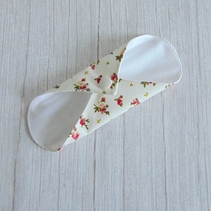 Sarah mosható tisztasági betét 17 cm / apró rózsák - szépségápolás - intim higiénia - tisztasági betét - Meska.hu