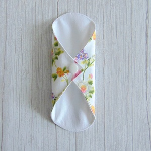 Sarah mosható tisztasági betét 17 cm / vidám kerti virágok - szépségápolás - intim higiénia - tisztasági betét - Meska.hu