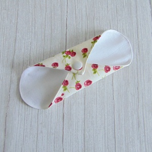 Sarah mosható tisztasági betét 17 cm / ekrü - rózsák - szépségápolás - intim higiénia - tisztasági betét - Meska.hu