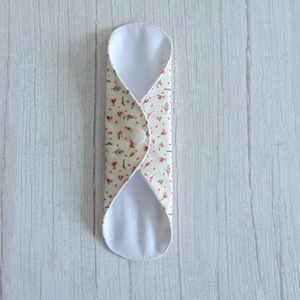 Lara tisztasági betét 19,5 cm / rózsaszín apró virágok / mosható textil betét, mosható tisztasági betét, mosibetét - Meska.hu