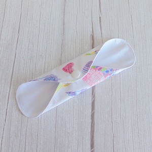 Lara tisztasági betét 19,5 cm / levendulás / mosható textil betét, mosható tisztasági betét, mosibetét - szépségápolás - intim higiénia - tisztasági betét - Meska.hu