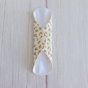 Lara tisztasági betét 19,5 cm / apró rózsaszín rózsák / mosható textil betét, mosható tisztasági betét, mosibetét - Meska.hu