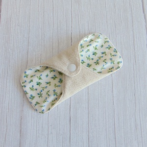 Dana mosható tisztasági betét 16 cm - polár / apró kék rózsák - szépségápolás - intim higiénia - tisztasági betét - Meska.hu