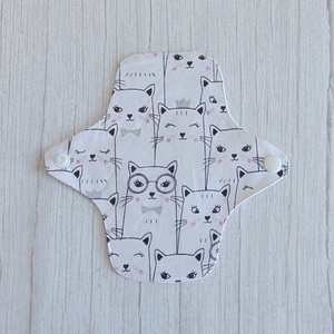 Dana mosható tisztasági betét 16 cm / rajzolt cicák - szépségápolás - intim higiénia - tisztasági betét - Meska.hu