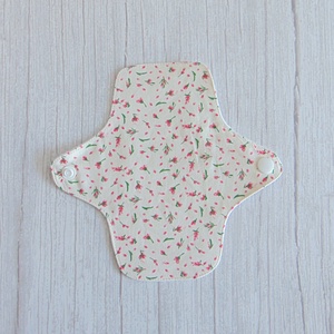 Dana mosható tisztasági betét 16 cm / apró rózsaszín virágok - szépségápolás - intim higiénia - tisztasági betét - Meska.hu