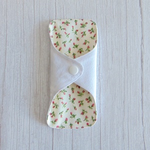 Dana mosható tisztasági betét 16 cm / apró rózsaszín rózsák, Szépségápolás, Intim higiénia, Tisztasági betét, Varrás, MESKA