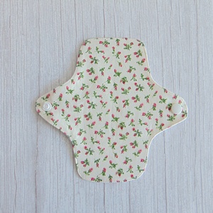 Dana mosható tisztasági betét 16 cm / apró rózsaszín rózsák - szépségápolás - intim higiénia - tisztasági betét - Meska.hu