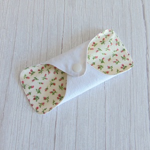 Dana mosható tisztasági betét 16 cm / apró rózsaszín rózsák - szépségápolás - intim higiénia - tisztasági betét - Meska.hu